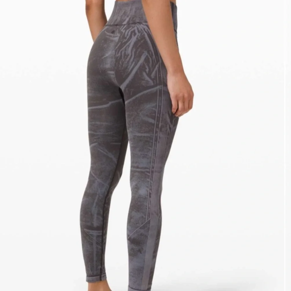 lululemon Ebb to street tight wash